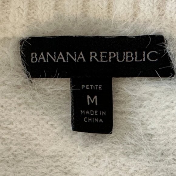 ๐ค Banana Republic โ Eyelash Off-Shoulder Sweater โ Cream โ Medium โ Worn 1X โจ - Picture 10 of 11